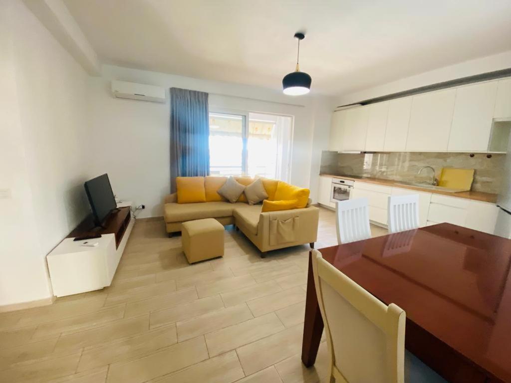 Cava Apartments Sarandë エクステリア 写真