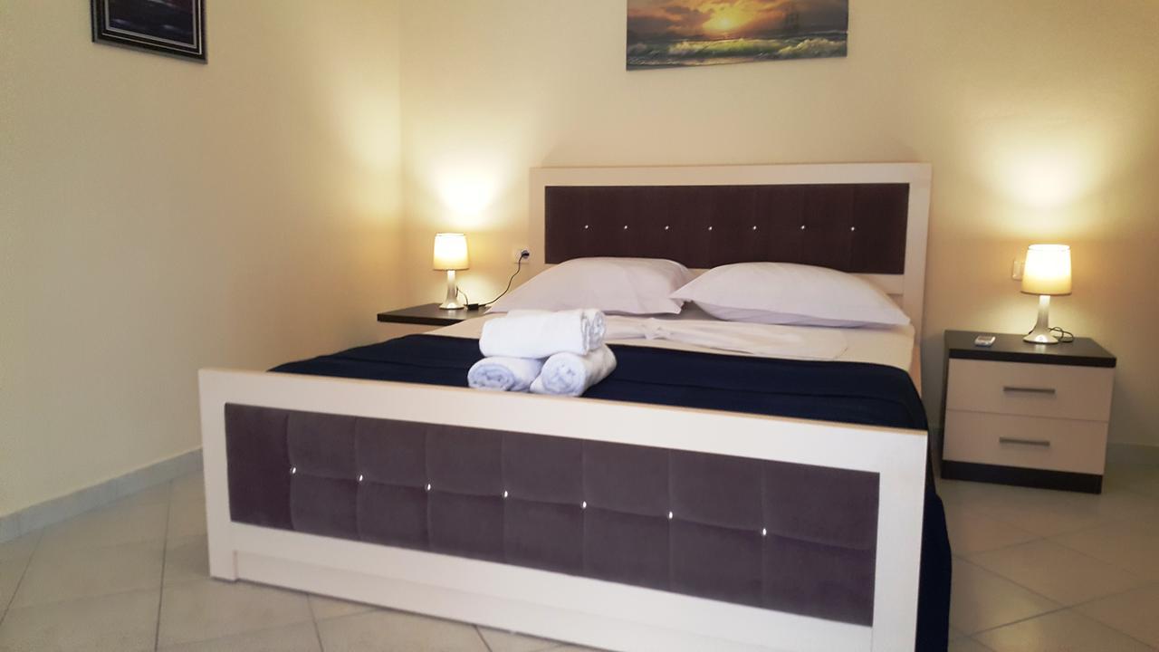 Cava Apartments Sarandë エクステリア 写真
