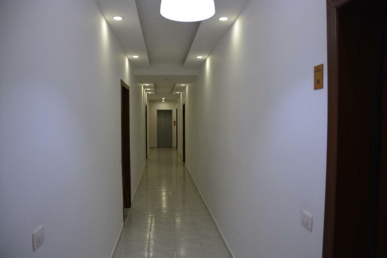 Cava Apartments Sarandë エクステリア 写真