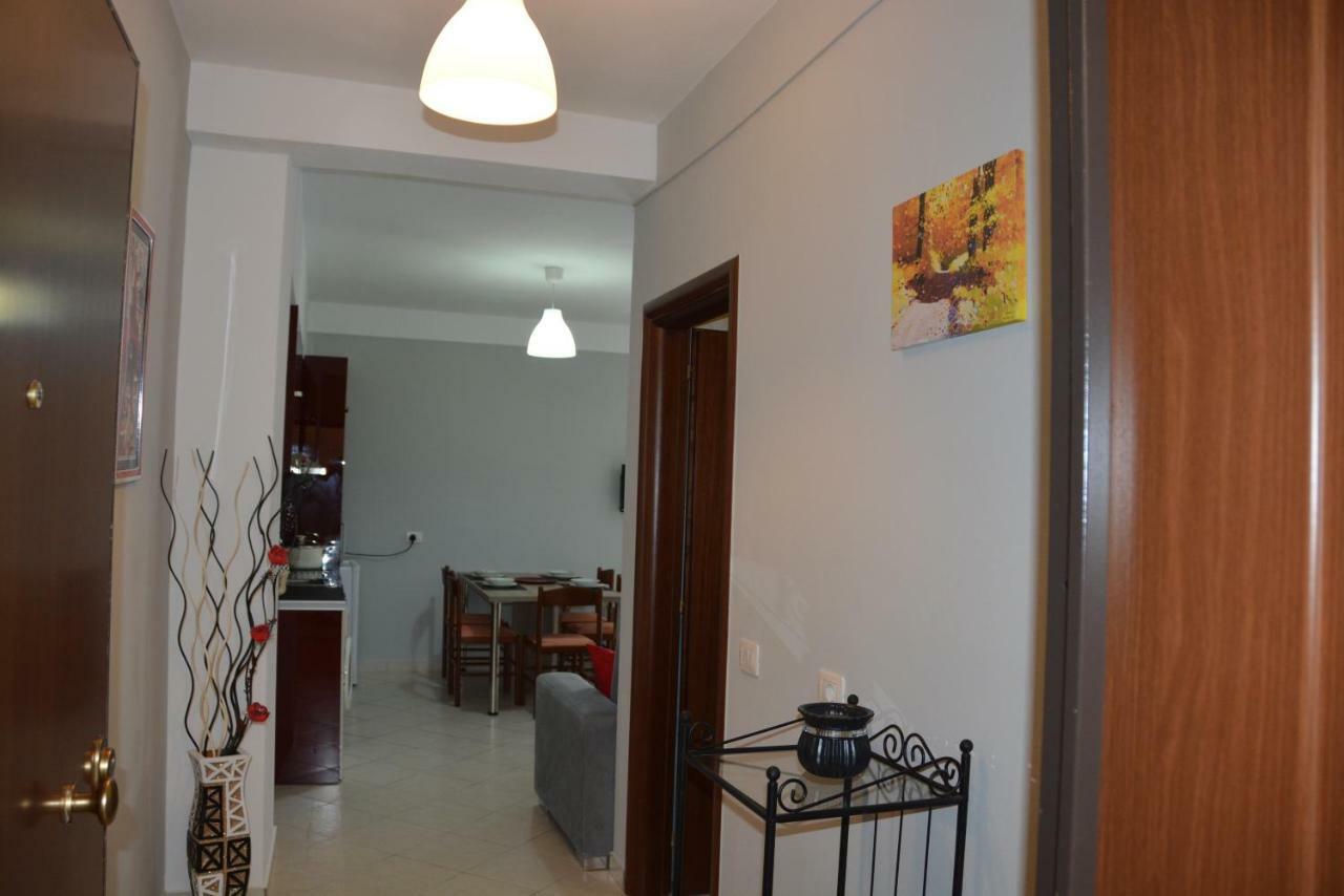 Cava Apartments Sarandë エクステリア 写真